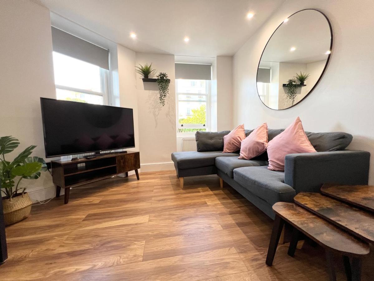 Lovely Apartment, One Minute From Bournemouth Beach And Town. Eksteriør billede