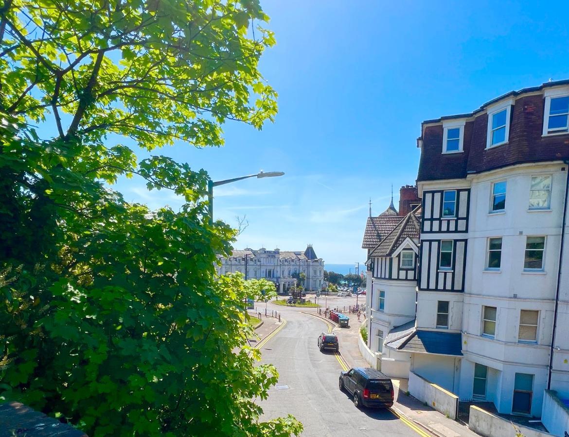 Lovely Apartment, One Minute From Bournemouth Beach And Town. Eksteriør billede